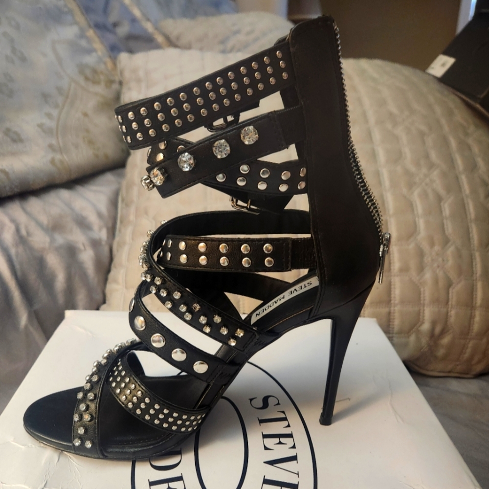 WOMENS SANDALS